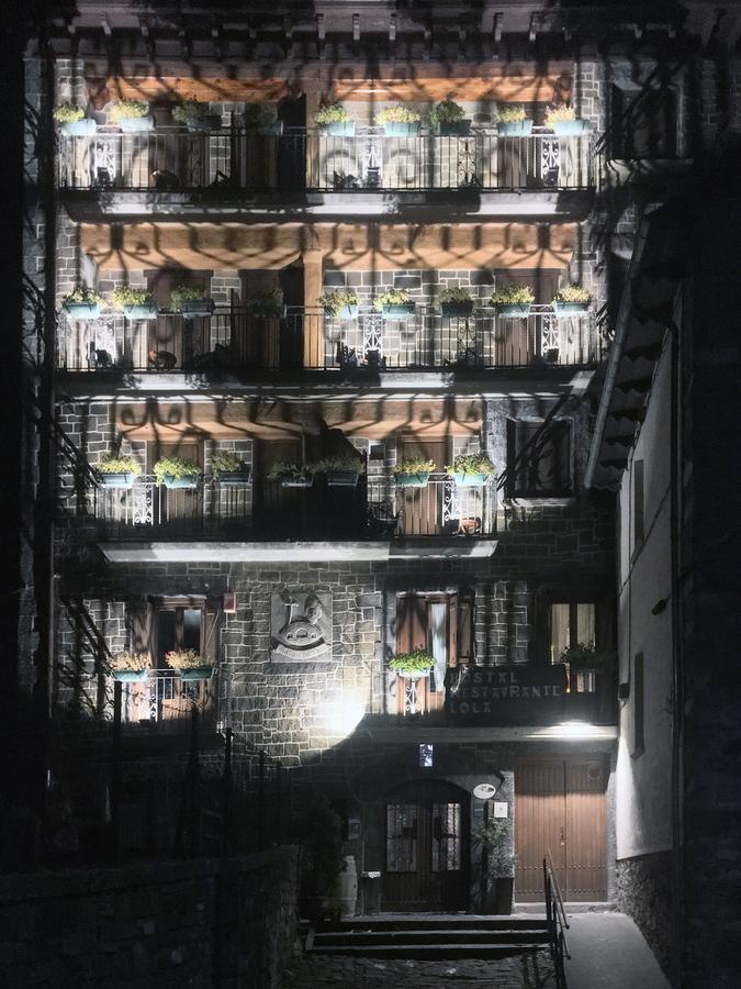 Hostal Lola Isaba Exterior foto